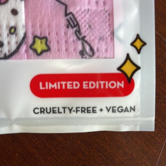NWT The Crème Shop x hello kitty 3 ply disposable adult masks - Picture 9 of 9